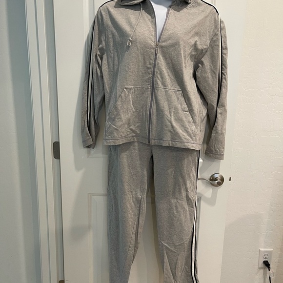 Everlast Light Gray Track Suit - XL - Picture 1 of 8